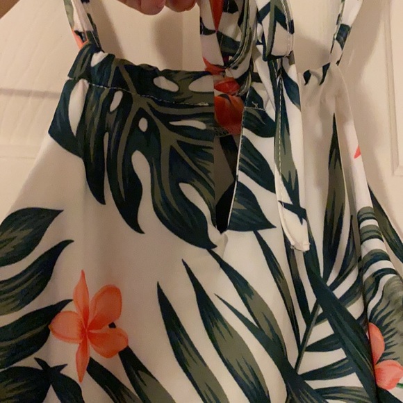 Adorable halter dress 🌸 bundle and save - Picture 4 of 5